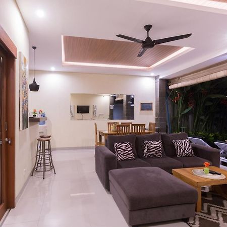 Villa Hitam Putih Legian Bali Seminyak Eksteriør billede