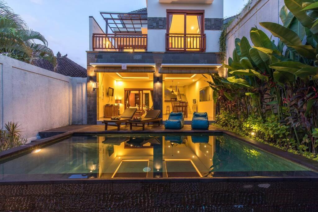 Villa Hitam Putih Legian Bali Seminyak Eksteriør billede