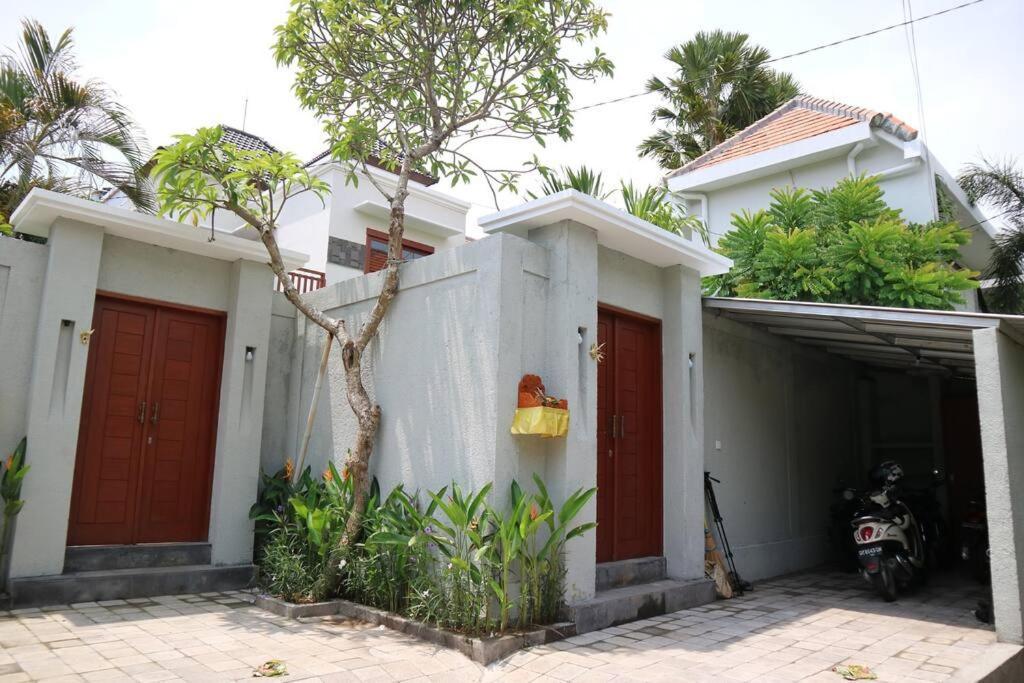 Villa Hitam Putih Legian Bali Seminyak Eksteriør billede